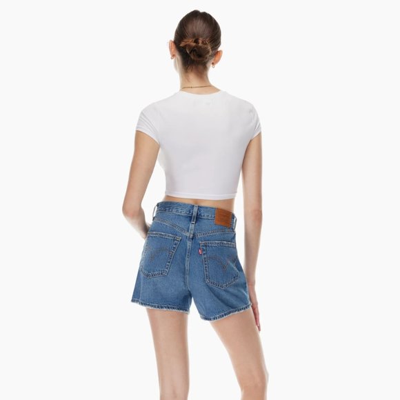 {Levi's} 90s Y2K High Loose Denim Jean Shorts in Medium Wash, Sold at Aritzia - Picture 4 of 15